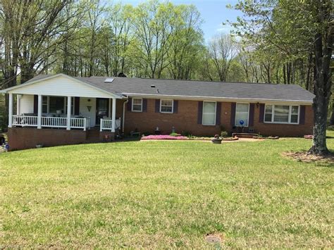 - 3 BEDROOM 1 BATH HOUSE, LIVINGROOM KITCHEN (STOVE AND REFRIGERATOR WILL BE INSTALLED), GAS HEAT, WASHER CONN ONLY. . Houses for rent by owner winston salem